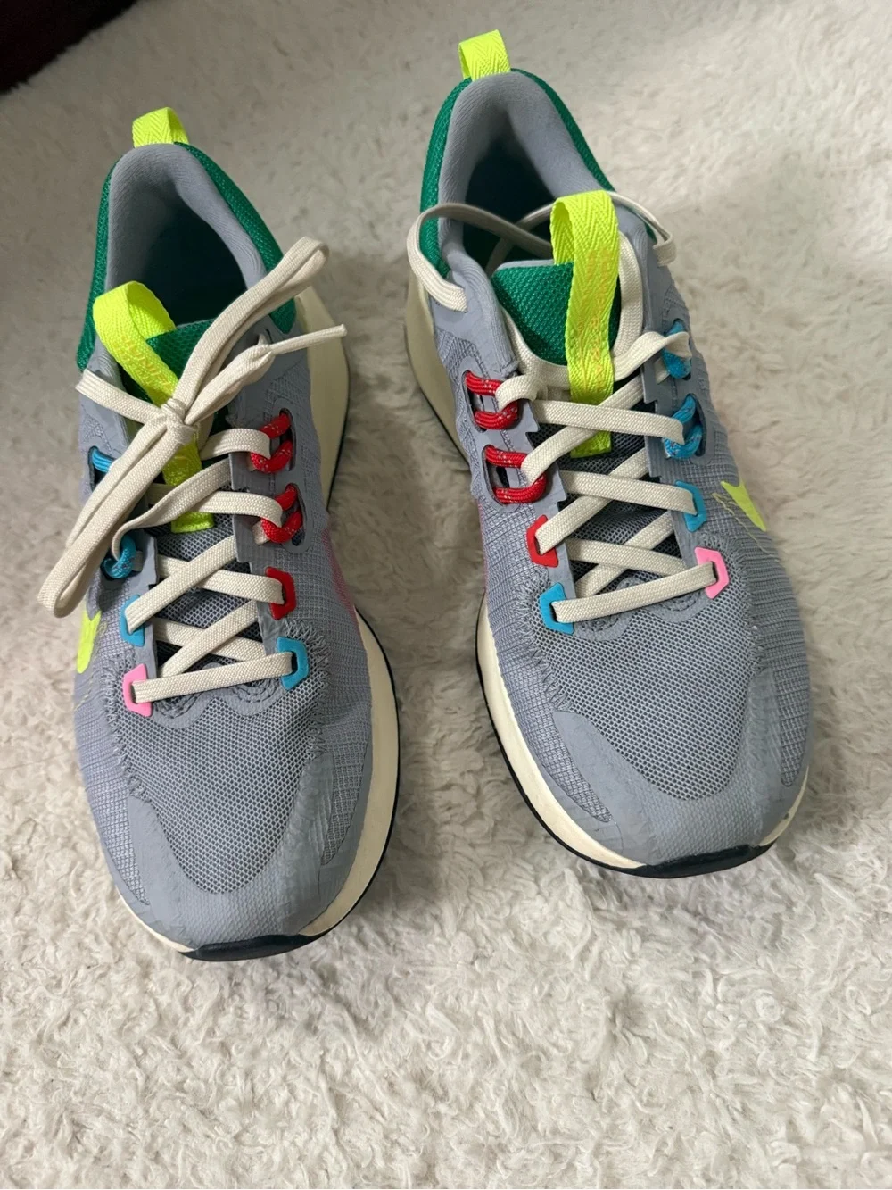 Nike Women’s Gray Sneakers with Green and Neon Yellow Accents - Picture 3 of 5